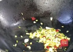 Illustration of making spicy and sour potato and lotus root 4