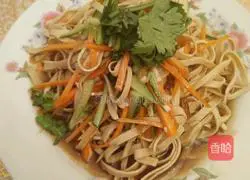 Illustration of how to make cold tofu skin 6