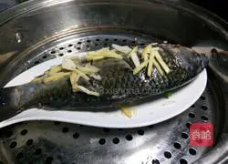 Illustration of how to make cold crucian carp 8