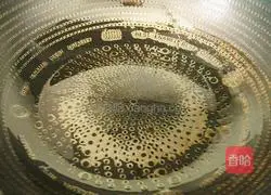 Illustration of how to stir-fry sweet potato leaves 5