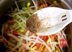 Illustration of how to make cold soybean sprouts 9