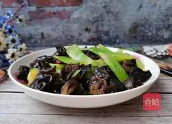 Illustration of how to make fried fungus and lettuce 18