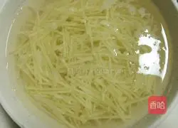 Illustration of how to make sauerkraut and shredded potatoes 3