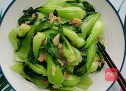 Illustration of how to stir-fry Xiaotang vegetables with lard residue 10