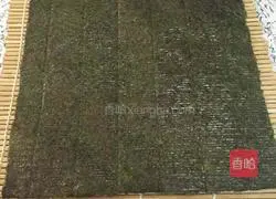 Illustration of how to make meat floss sushi 4