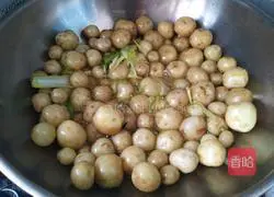 Illustration of how to make small potatoes and pickles 5