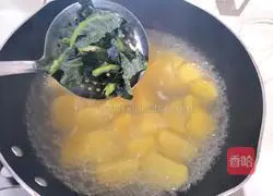 Illustration of how to make olive oil roasted potatoes 4