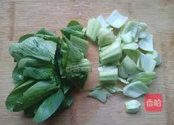 Illustration of how to stir-fry rapeseed with olive oil 3