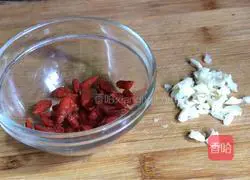 Illustration of how to make wolfberry lettuce leaves 2