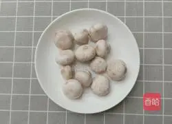Illustration of how to make tomato sauce mushrooms 3