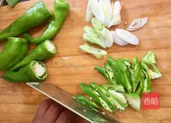 Illustration of how to stir-fry hot pepper 2
