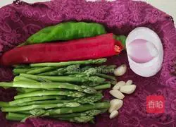 Illustration of how to make stir-fried asparagus 2