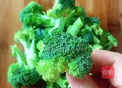 Illustration of how to make heat-clearing broccoli 2
