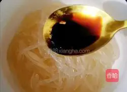 Illustration of how to make pickled vegetable powder 5