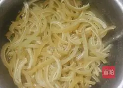 Illustration of how to make pig skin jelly 4