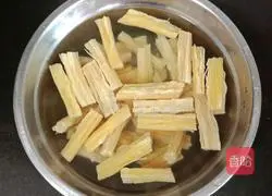 Illustration of how to make cold yuba and fungus 1