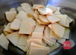 Illustration of how to make fried ash soda cake 3