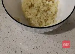 Illustration of how to make garlic lettuce 2