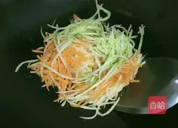 Illustration of how to make vegetable rolls 3