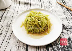  Illustration of how to make shredded vine pepper and lettuce 7