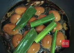 Illustration of how to make beer-braised eggs 8