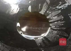 Illustration of how to make spicy stir-fried prunes 4