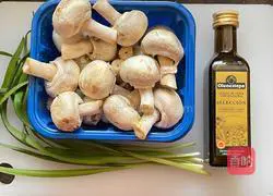 Illustration of how to make delicious mushroom soup 1