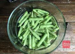 Illustration of how to make soy-flavored green beans 1