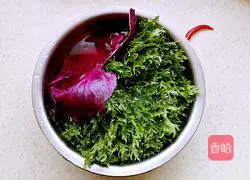 Illustration of how to make cold bitter chrysanthemum 1