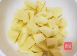 Illustration of how to make salt and pepper potato wedges 1