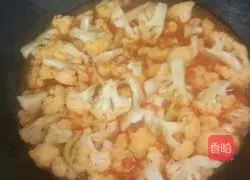 Illustration of how to cook cauliflower with tomatoes 7