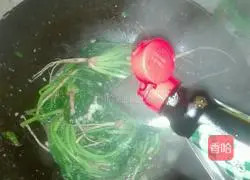 Illustration of how to make garlic spinach 6