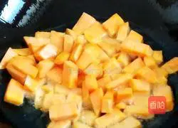 Illustration of how to make sweet potato and mushroom stew 4