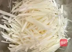 Textbook-level spicy and sour potato shreds illustration 3