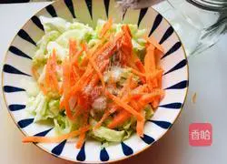 Illustration of how to make raw pickled lotus white 4