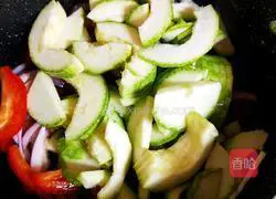 Stir-fried zucchini# Summer Refreshing Light Food# Recipe Illustration 10