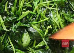 Illustration of how to make stir-fried spinach 5
