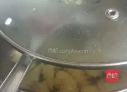 Illustration of how to make wolf tooth potatoes 6