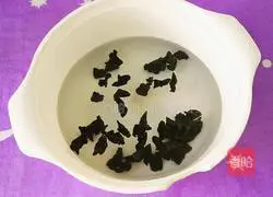 Illustration of how to make fried fungus with cabbage 2
