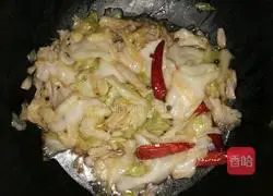 Illustration of how to stir-fry kohlrabi 4