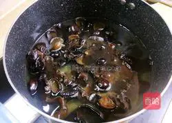 Illustration of how to mix onions with fungus 5