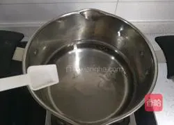 Illustration of how to mix broccoli with black fungus 7