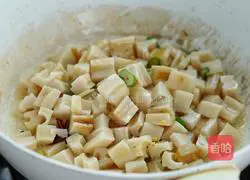 Illustration of how to make sweet and sour lotus root 8