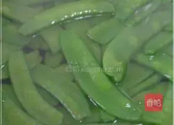 Illustration of how to make fried yam with snow peas 2