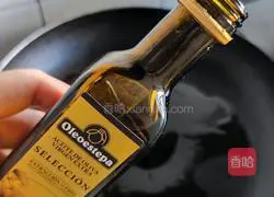 Illustration of how to make pan-fried celery and walnut kernels 3