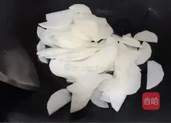 Illustration of braised white radish slices 2