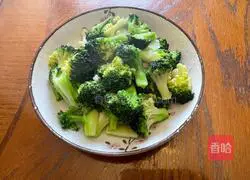 Illustration of how to make stir-fried broccoli 12