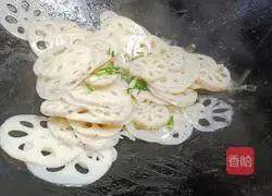 Illustration of making lotus root slices 9