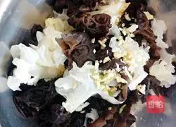 Illustration of how to make cold salad 10