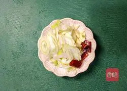 Illustration of how to make zucchini with sauce 1